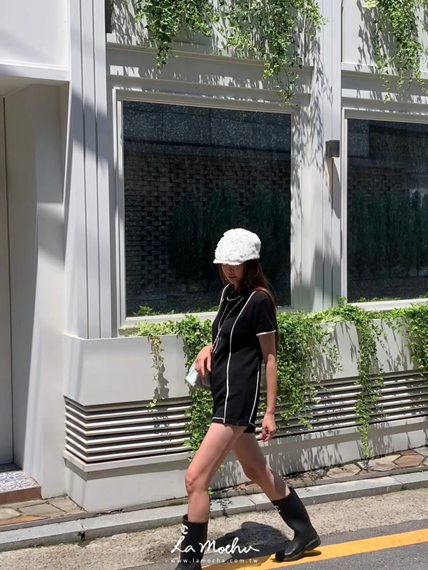 邊線立體感排釦造型連身短褲